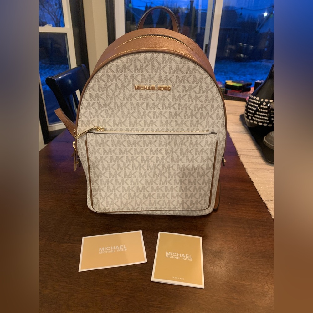 MICHAEL KORS Adina Medium Logo Backpack